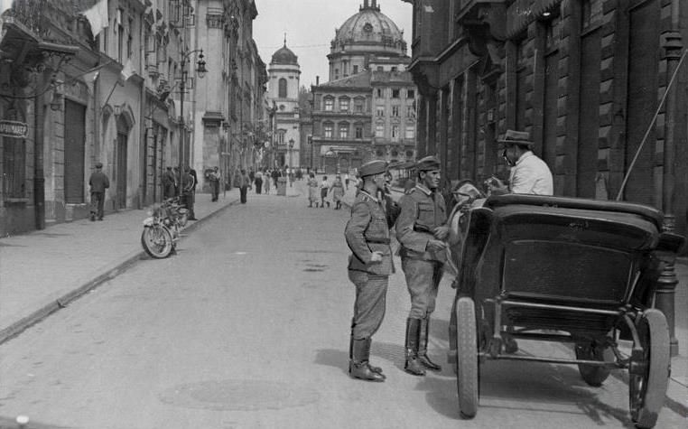 Мешканці Львова у роки Другої світової війни: специфіка поведінки в умовах воєнного часу