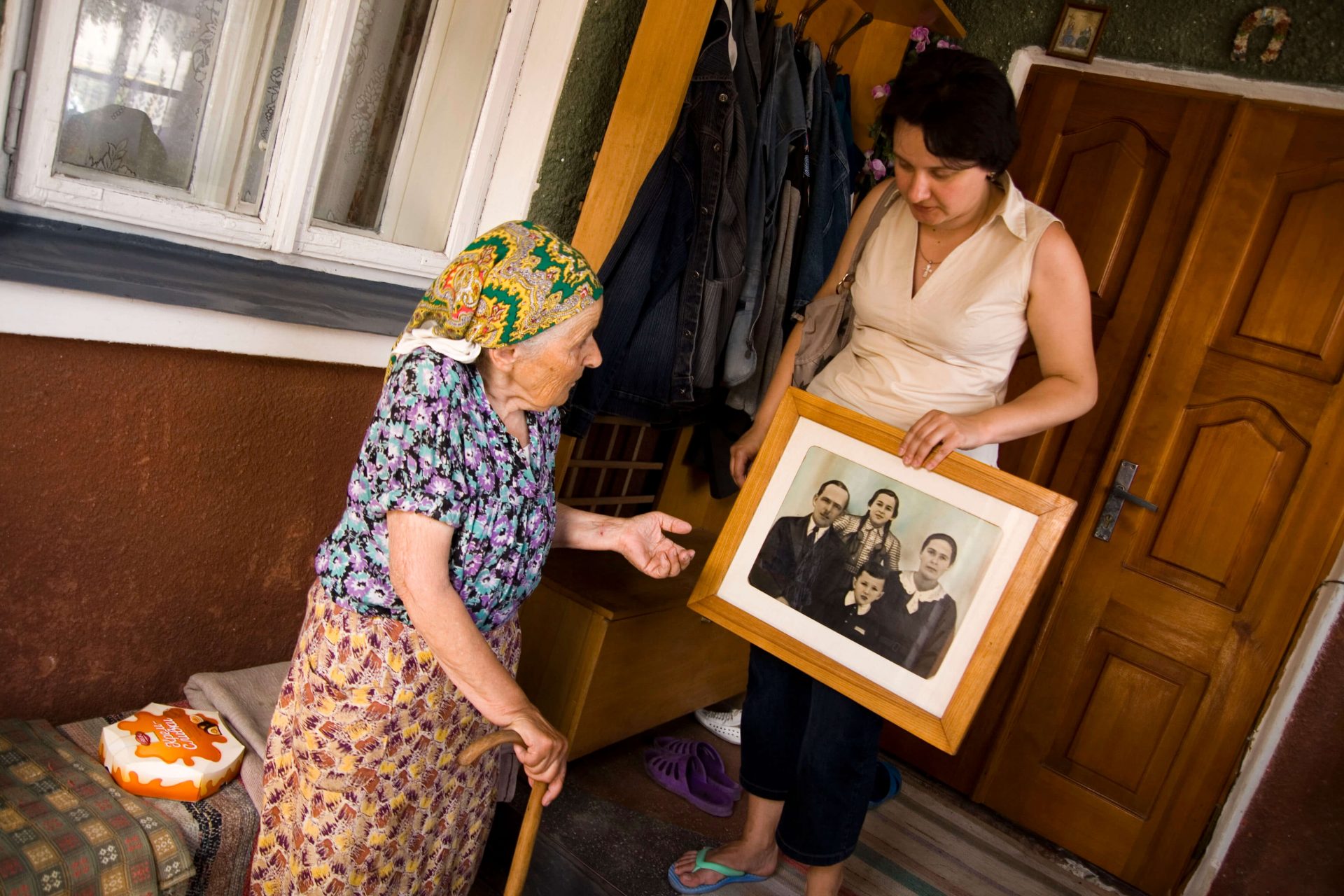 Залізнична станція Красне - Буськ. Розповідi переселених жінок