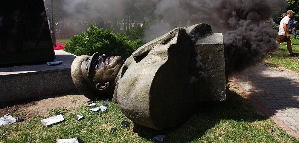 Політика пам’яті та символічний простір міста: приклади Харкова і Львова