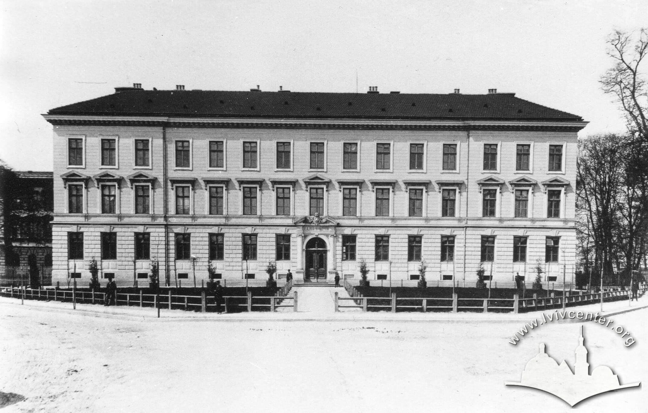 The Architecture of Lviv's Secondary Schools in the 19th and 20th Century (Through 1939)