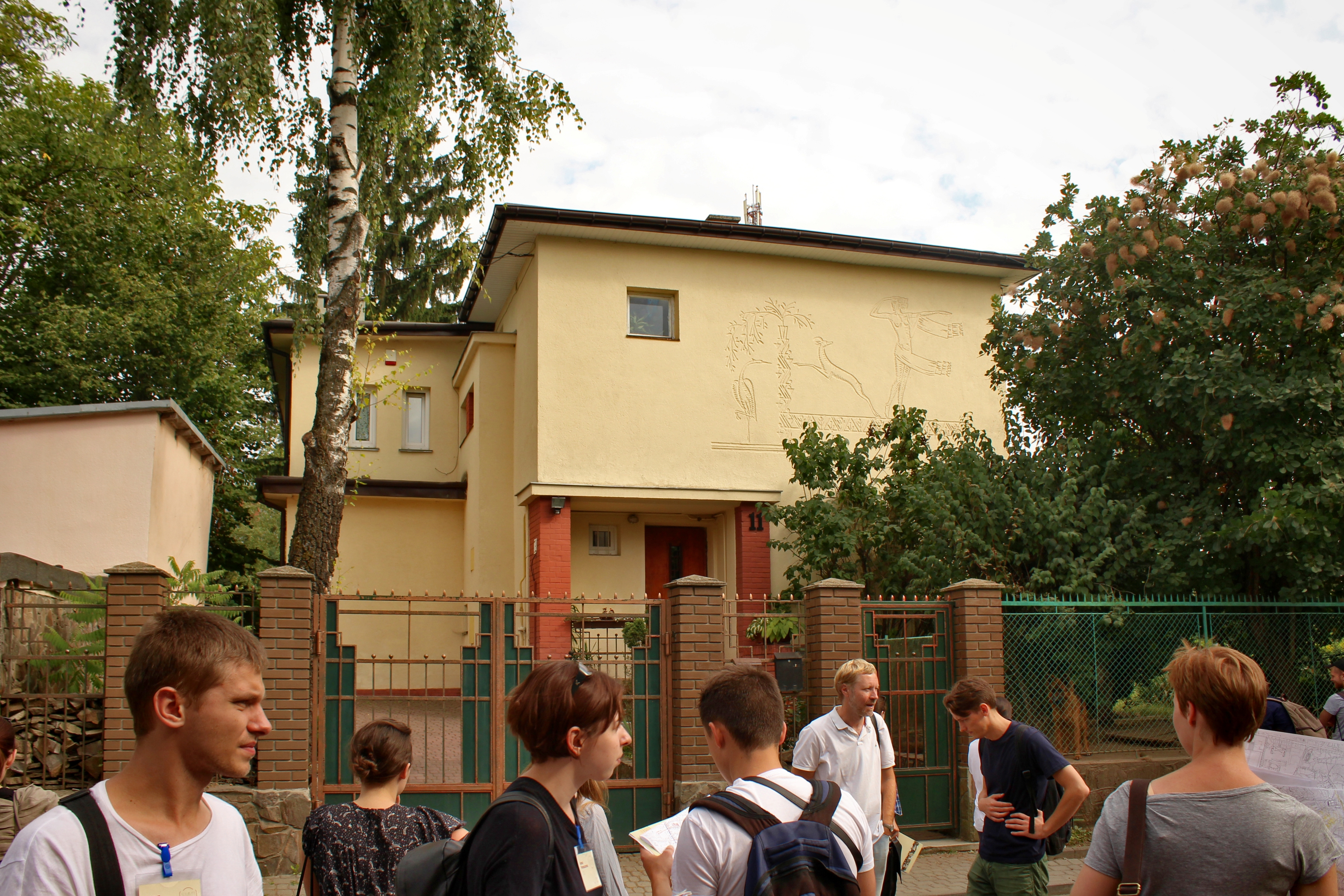 City walk along the architecture of modernism of the interwar Lviv