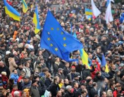 Поруч і разом