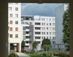 Повернення до центру?