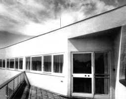 Expecting (from) Architecture