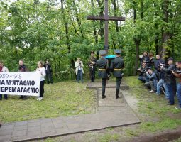 How Societies Remember?