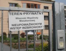 Закриті дільниці у Польщі