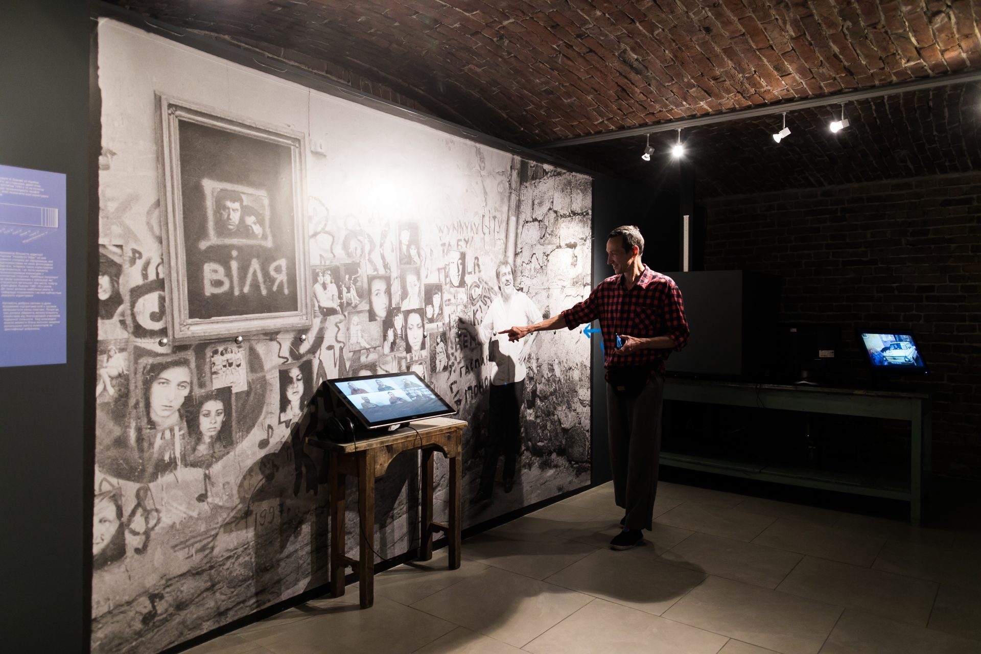 Екскурсія Влодка Костирка на виставці 