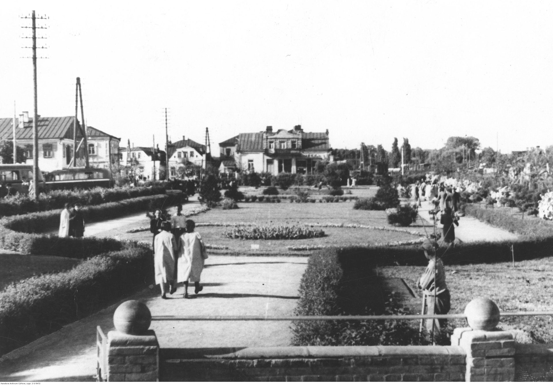 A Small Big City in Volyn: Rivne in the Interwar Period