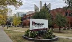 Дослідницький візит до університету МакЮена