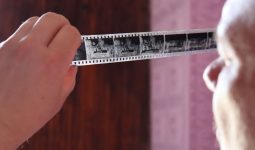 Осиротілі фотографії: від сімейного альбому до архівної колекції