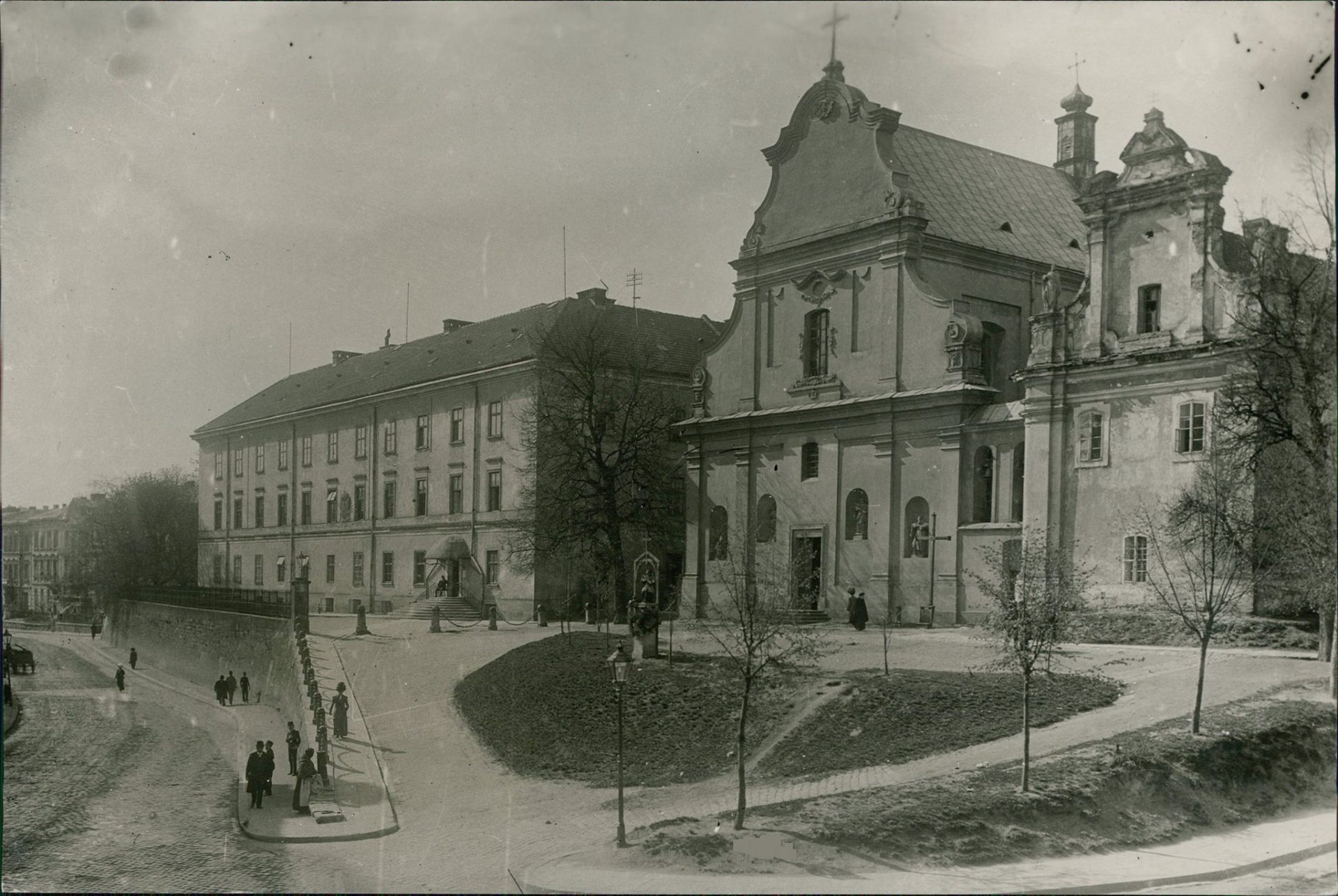 Lviv University and the History of International Law: Unveiling of a Plaque Commemorating Hersch Lauterpacht and Rafael Lemkin